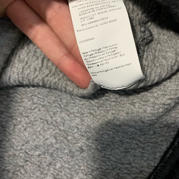 Hugo boss sweater - Picture 6 of 6